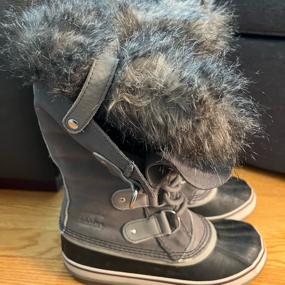 - Sorel Gray Winter Boots Joan of arc